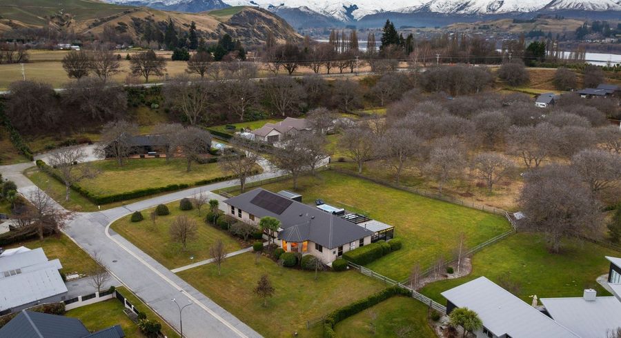  at 4 Crawford Place, Lake Hayes, Queenstown-Lakes, Otago