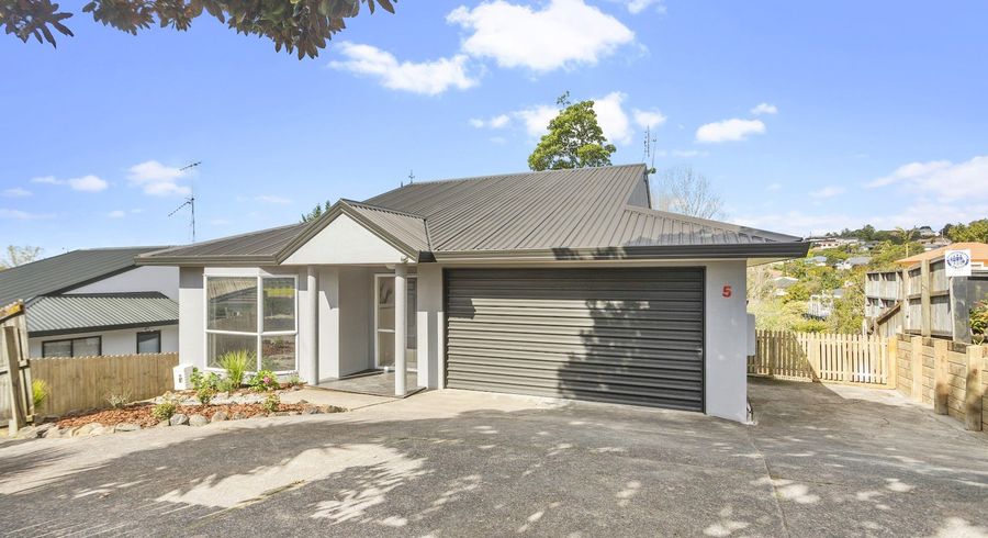  at 1/5 Pelican Lane, Unsworth Heights, Auckland