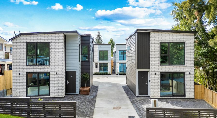  at 26 Crompton Road, Massey, Waitakere City, Auckland