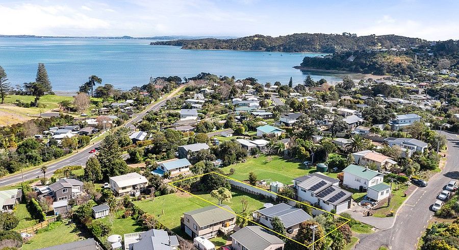 at 12 Nelson Avenue, Surfdale, Waiheke Island
