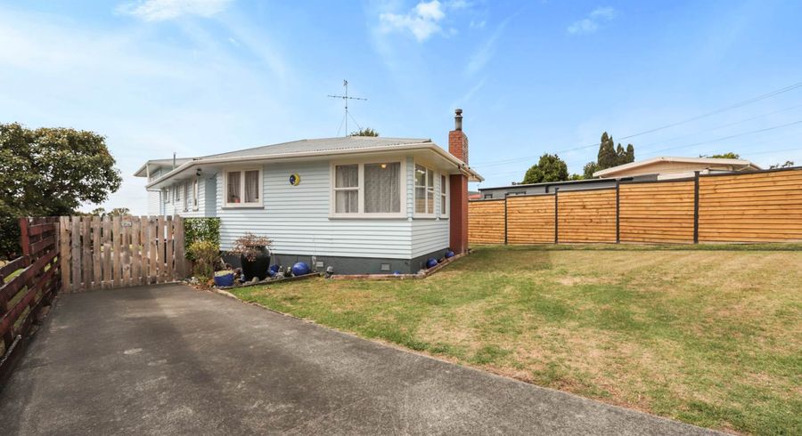  at 3 Caledonian Place, Blockhouse Bay, Auckland