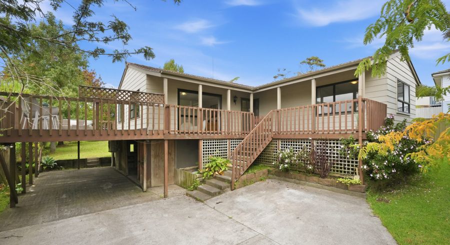  at 18 Holmes Drive South, Massey, Waitakere City, Auckland