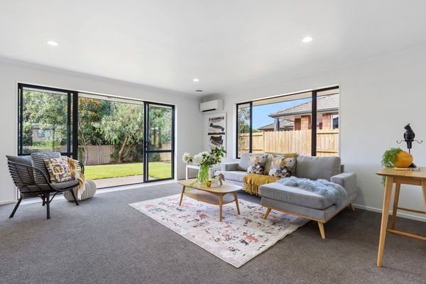  at 8 Corrofin Drive, Dannemora, Manukau City, Auckland