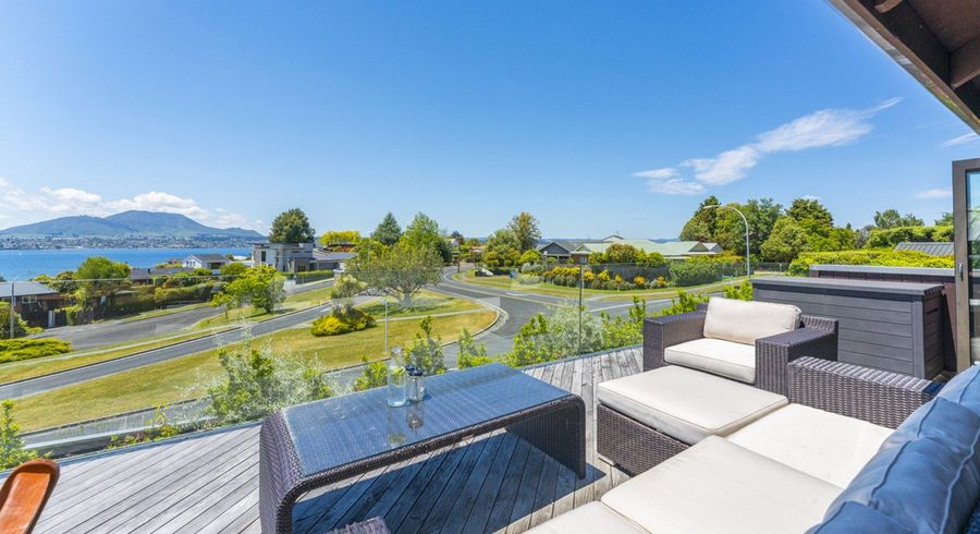 at 1/11 Krissell Place, Acacia Bay, Taupō