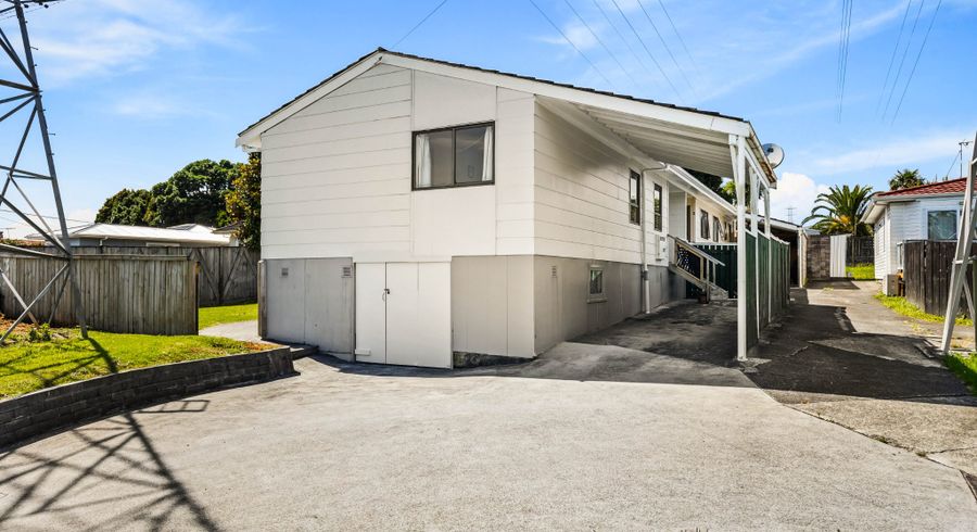 at 1/13 Paton Avenue, Te Atatu South, Waitakere City, Auckland