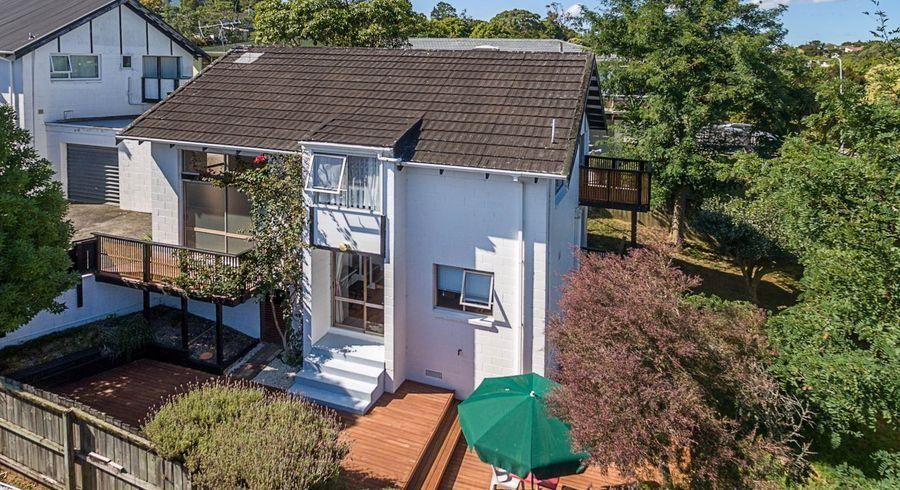  at 2/20 Bayview Road, Bayview, North Shore City, Auckland