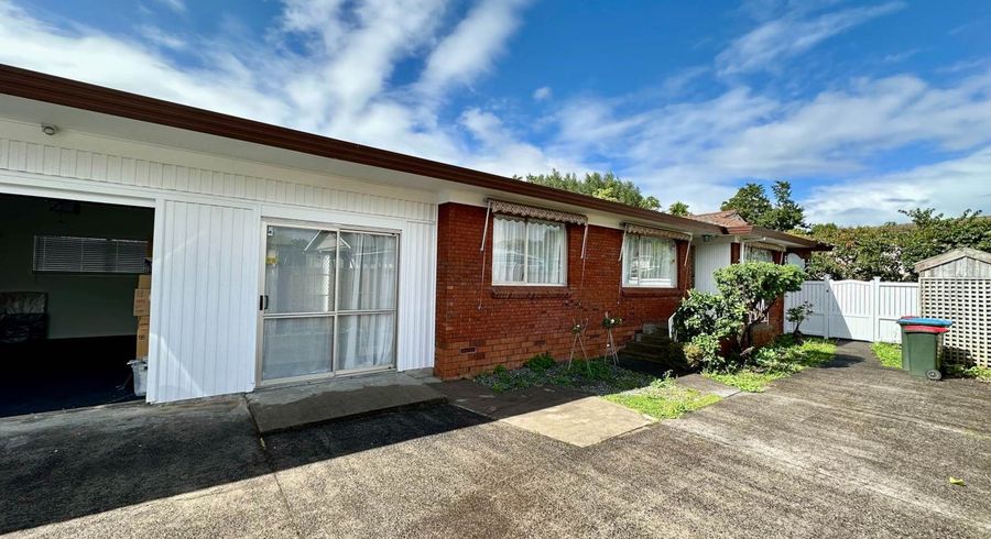  at 2/16 Miro Road, Greenlane, Auckland City, Auckland