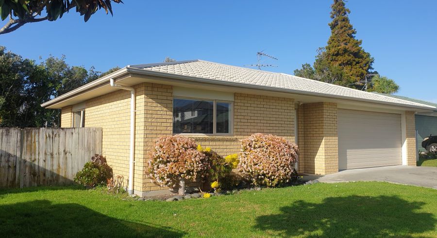  at 8 Neesons Way, Glendene, Auckland