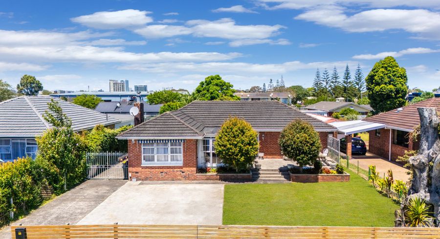  at 70 Puhinui Road, Papatoetoe, Manukau City, Auckland