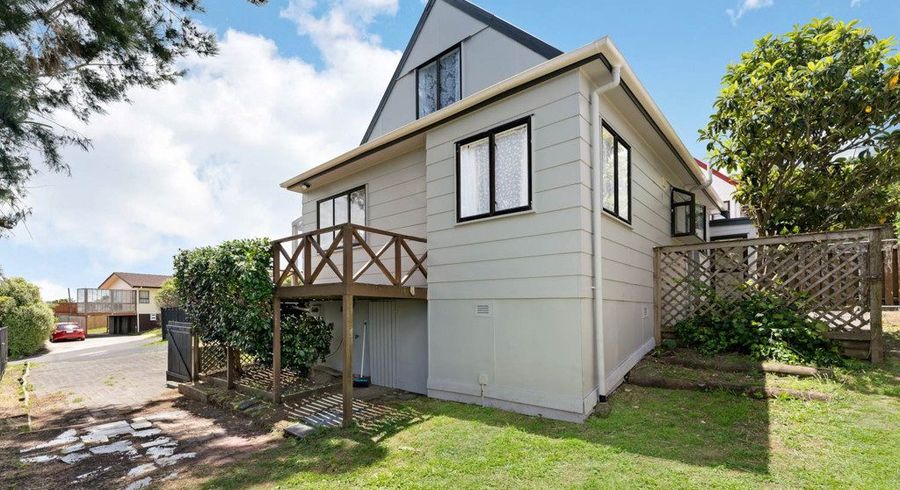  at 2/152 Aviemore Drive, Highland Park, Manukau City, Auckland