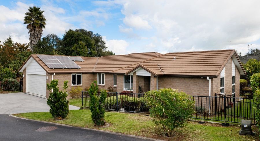  at 6 Cabourne Drive, Glenview, Hamilton