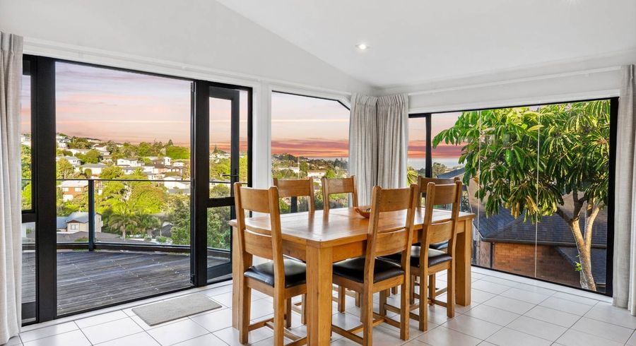  at 817C East Coast Road, Browns Bay, North Shore City, Auckland