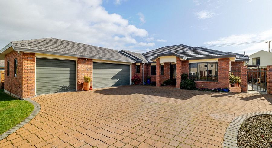  at 62 Royal Oak Drive, Kelvin Grove, Palmerston North, Manawatu / Whanganui
