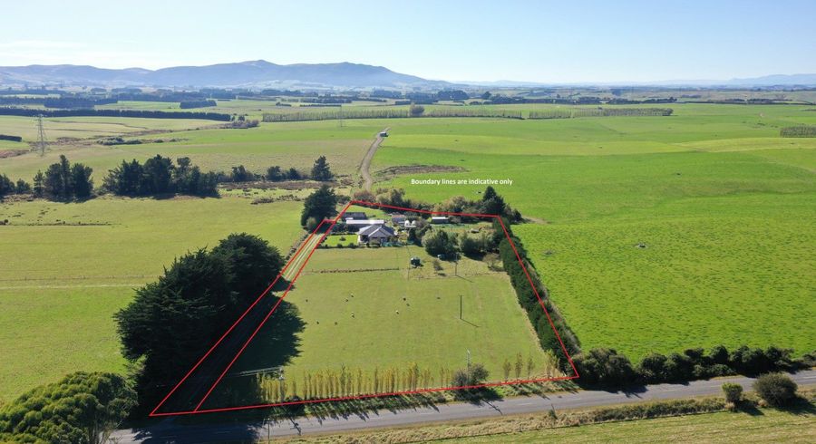  at 200 Paterson Road, Waimumu