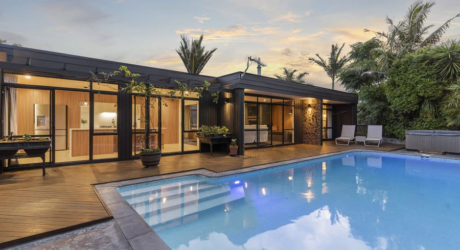  at 5 Antilla Place, Half Moon Bay, Auckland