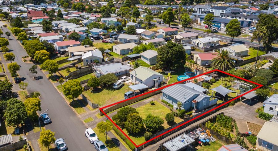  at 47 Maybury Street, Point England, Auckland