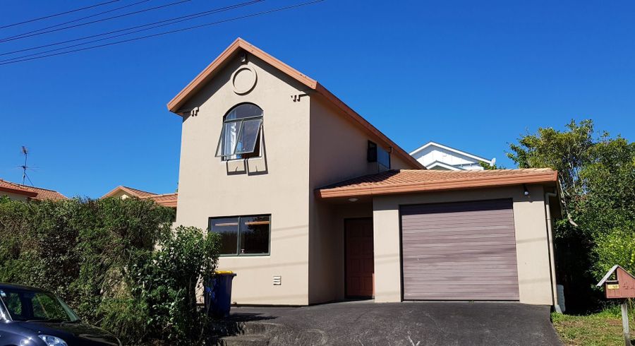  at 1/4 Valley Road, Northcote, Auckland