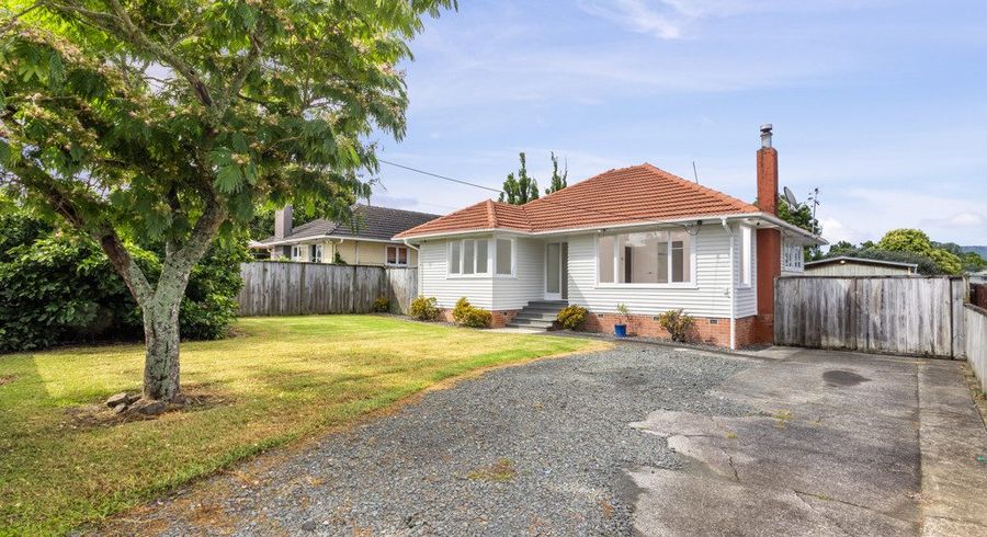  at 18 Garelja Road, Henderson, Waitakere City, Auckland