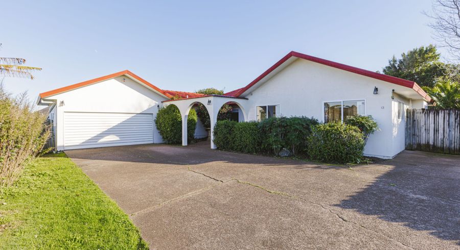  at 12 Bob Charles Drive, Golflands, Auckland