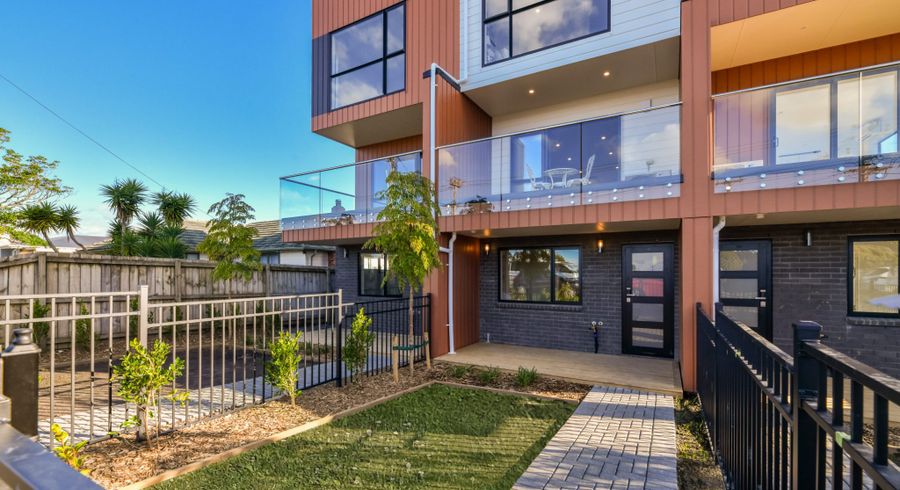  at 2/644 Te Atatu Road, Te Atatu Peninsula, Waitakere City, Auckland