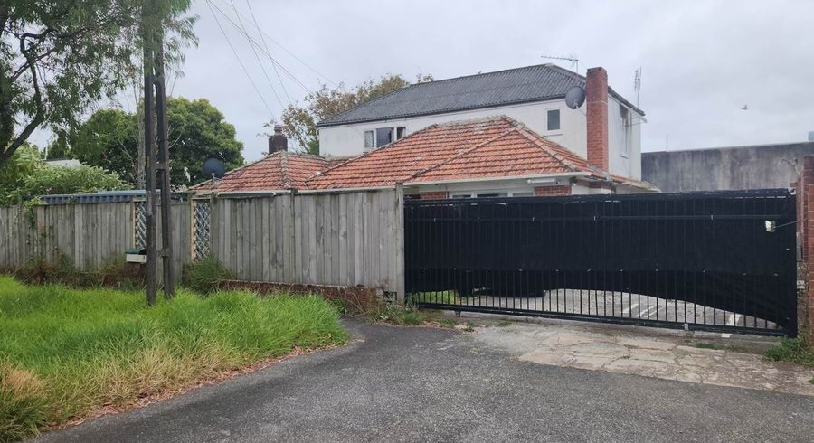  at 1 Louvain Avenue, Mount Roskill, Auckland City, Auckland
