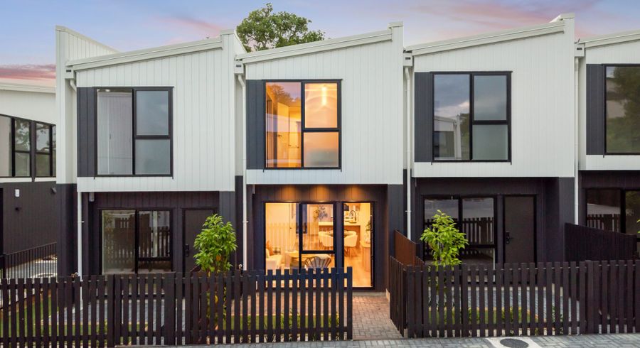  at 16 Handley Avenue, Narrow Neck, North Shore City, Auckland