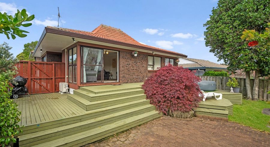  at 2/99 Prince Regent Drive, Half Moon Bay, Manukau City, Auckland