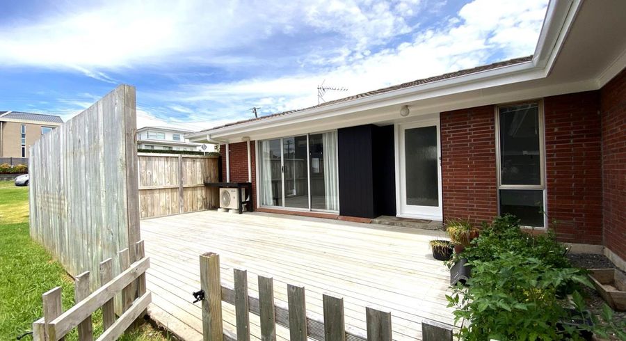  at 2/17 Omana Road, Milford, North Shore City, Auckland
