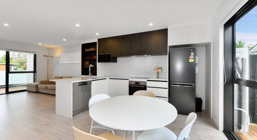  at 4/35 Hogans Road, Glenfield, North Shore City, Auckland