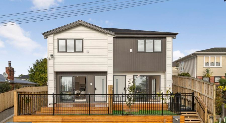  at 7A Valron Road, Te Atatu South, Auckland
