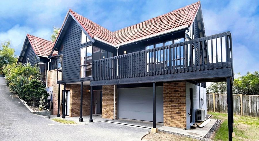  at 2 Crown Hill Close, Forrest Hill, North Shore City, Auckland