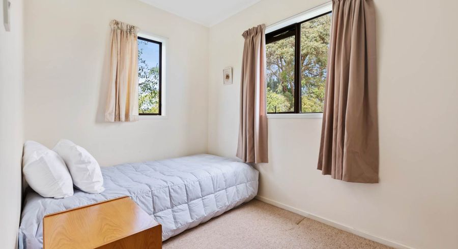 at 1/9 Valhalla Drive, Beach Haven, Auckland