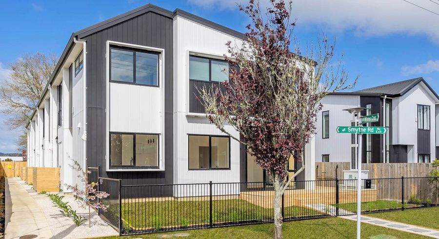  at 7/26 Smythe Road, Henderson, Auckland