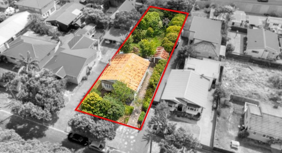  at 16 Sutherland Road, Point Chevalier, Auckland City, Auckland