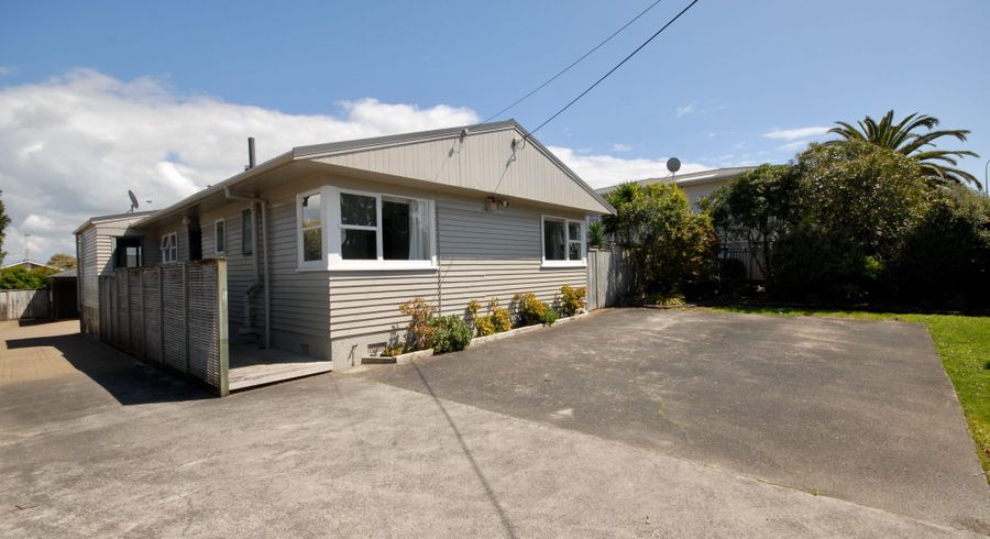  at 100 Forrest Hill Road, Forrest Hill, North Shore City, Auckland