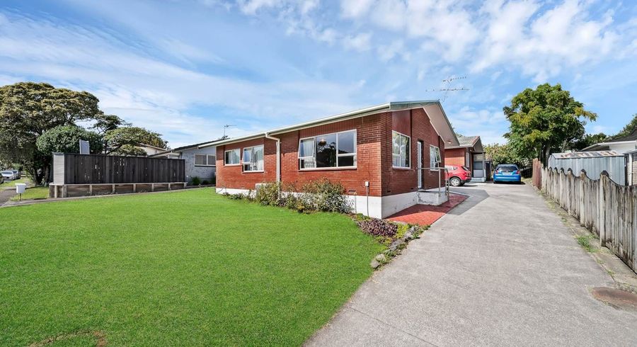  at 1/7 Ballater Place, Highland Park, Manukau City, Auckland