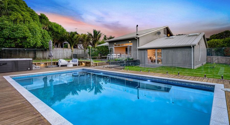  at 5 Foothills Lane, Glen Eden, Waitakere City, Auckland