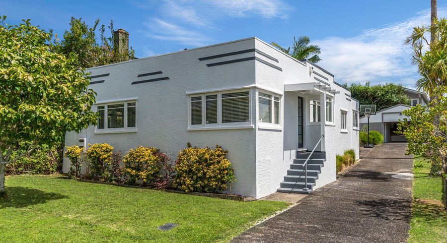  at 17 Huntingtree Avenue, Sandringham, Auckland