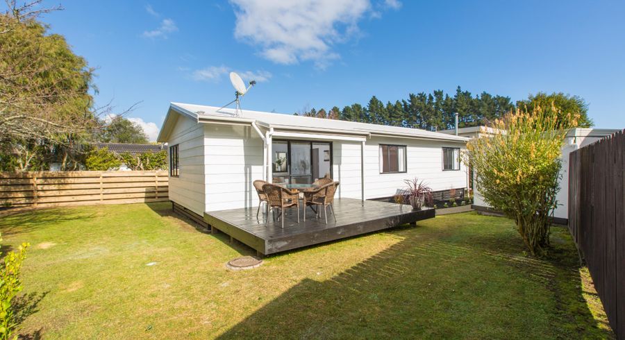  at 2/30 Pinehurst Place, Wattle Downs, Manukau City, Auckland