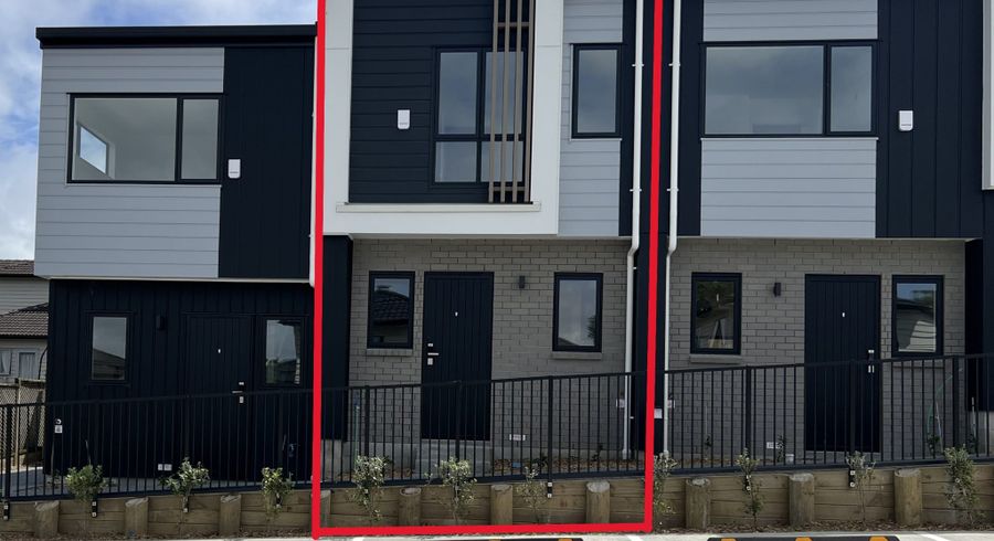  at 2/26 Springvale Drive, Albany, North Shore City, Auckland