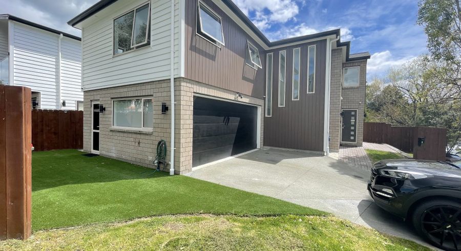  at 27 Commodore Drive, Lynfield, Auckland City, Auckland