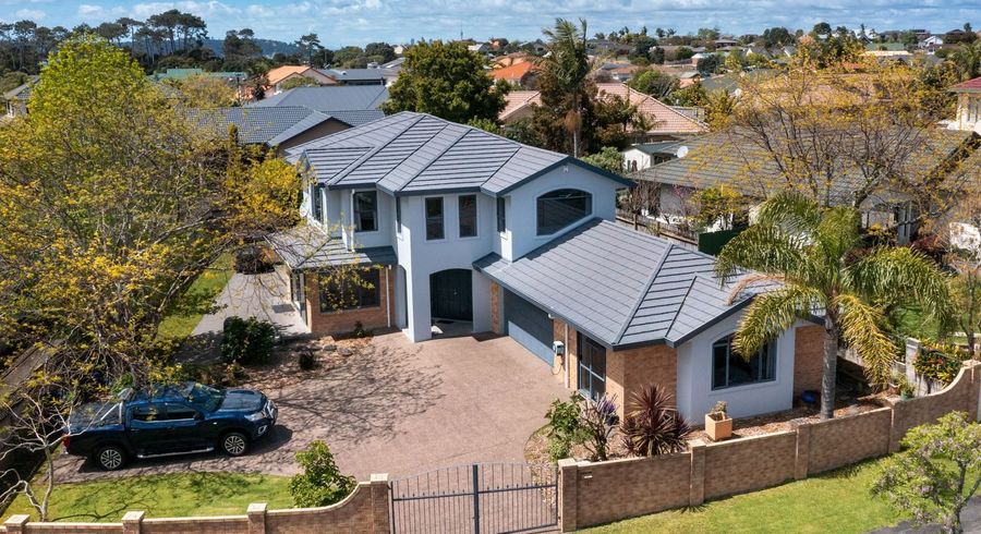  at 11 Rosetti Rise, West Harbour, Auckland