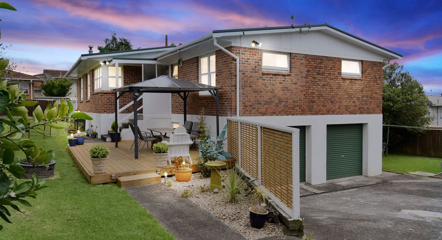  at 32 Grande Vue Road, Hillpark, Auckland