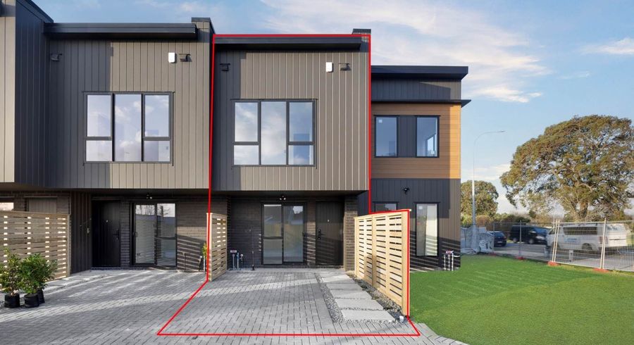  at 2/399 Massey Road, Mangere East, Manukau City, Auckland