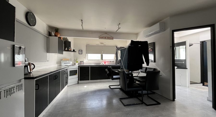  at 3A Marsden Avenue/32A Te Atatu Road, Te Atatu South, Waitakere City, Auckland