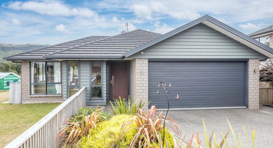  at 18 Mervyn Kemp Drive, Tawa, Wellington