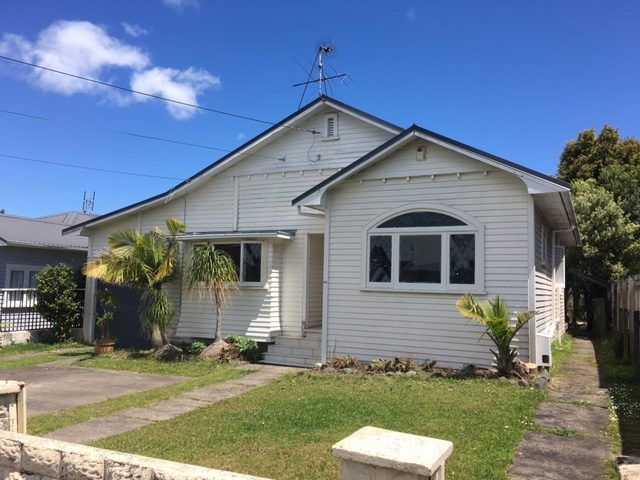  at 80 Kiwi Road, Point Chevalier, Auckland City, Auckland