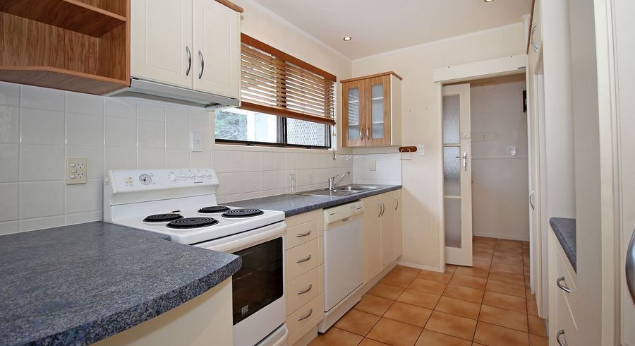  at 10 Luanda Drive, Ranui, Waitakere City, Auckland