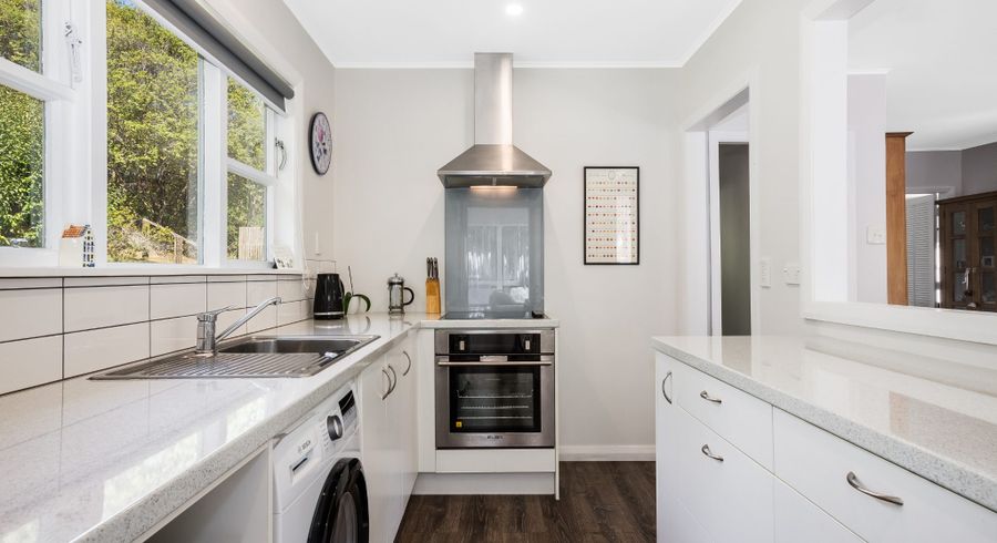 at 3 Blue Mountains Road, Pinehaven, Upper Hutt