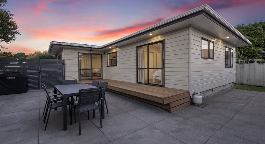  at 2/22 Tiraumea Drive, Pakuranga, Auckland